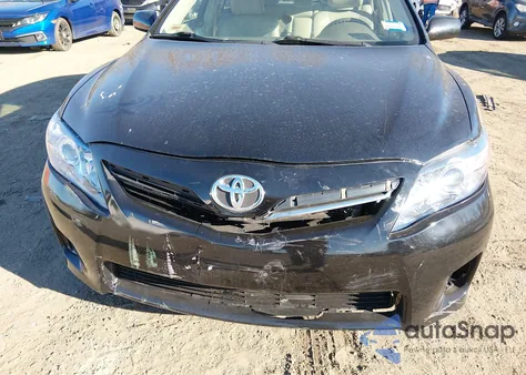 2010 Toyota Camry Hybrid z USA, uszkodzony, nr VIN 4T1BB3EK0AU121924